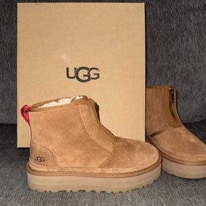 UGG Neumel Platform Zip Suede Boot